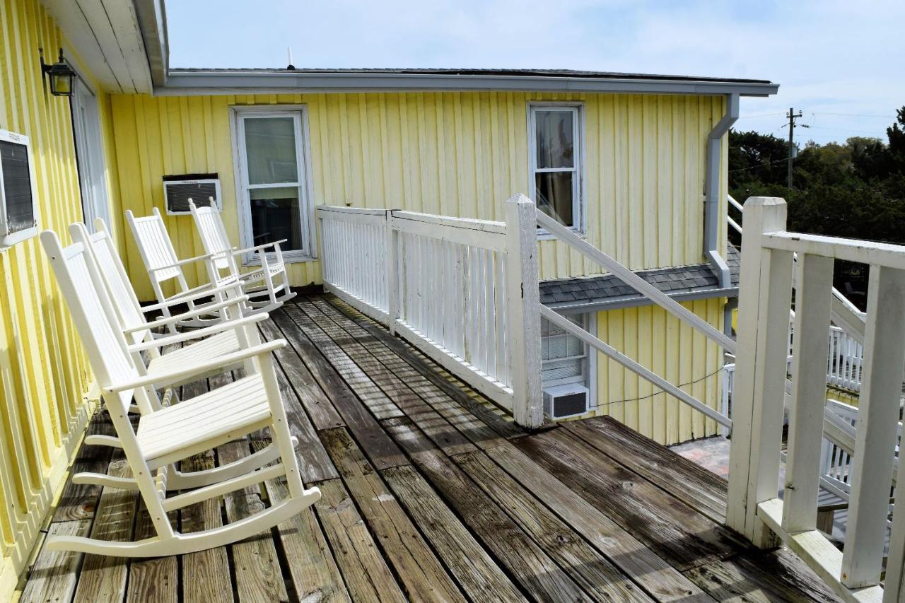 Deluxe Room at Blackbeard's Lodge