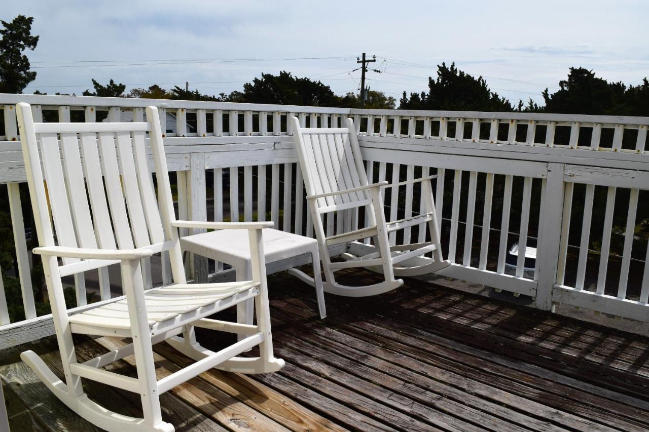 Deluxe Double Room with Bath at Blackbeard's Lodge