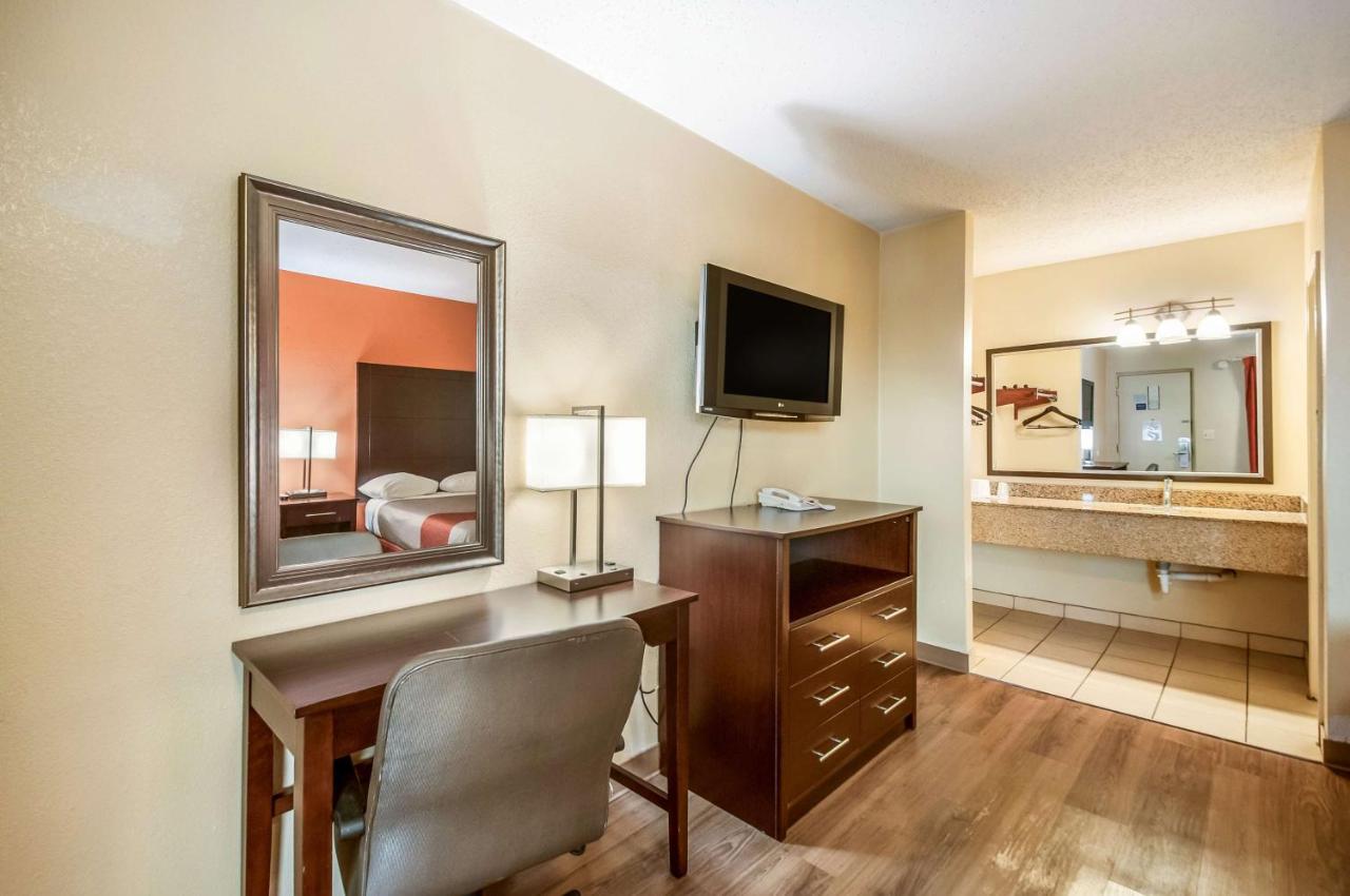 | Motel 6-Washington, DC - Convention Center