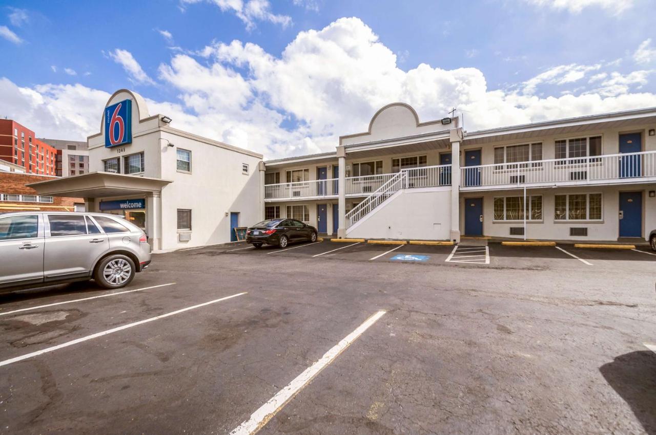| Motel 6-Washington, DC - Convention Center
