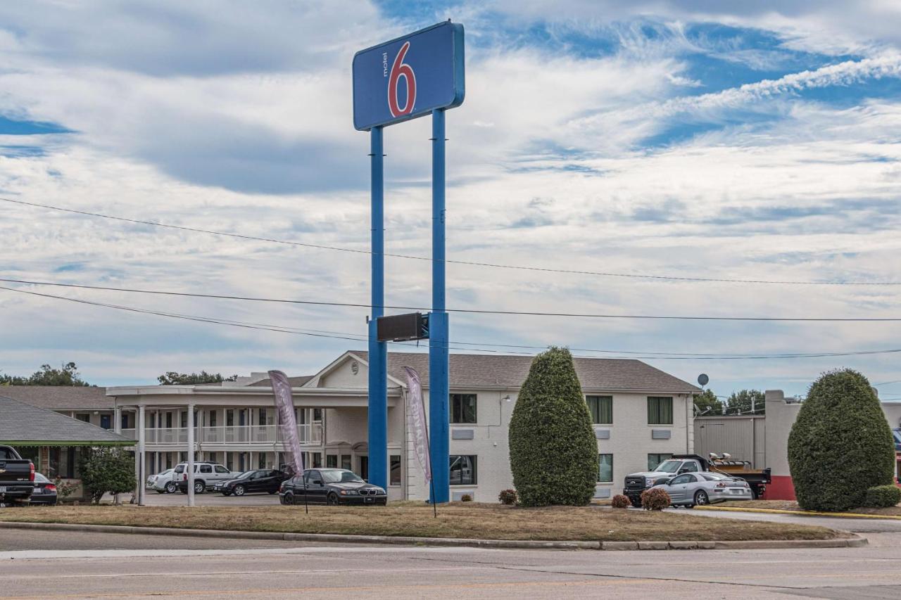  | Motel 6-Texarkana, AR