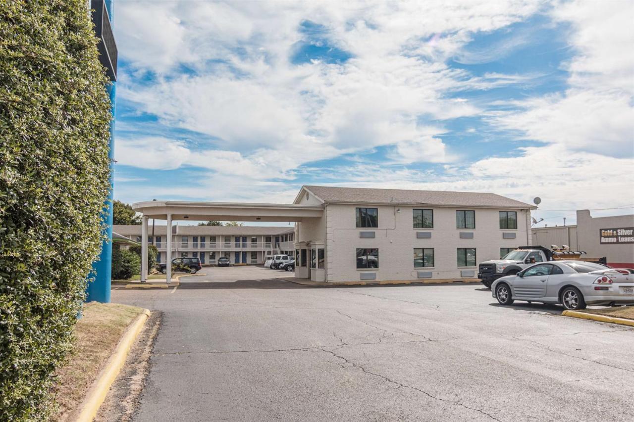  | Motel 6-Texarkana, AR