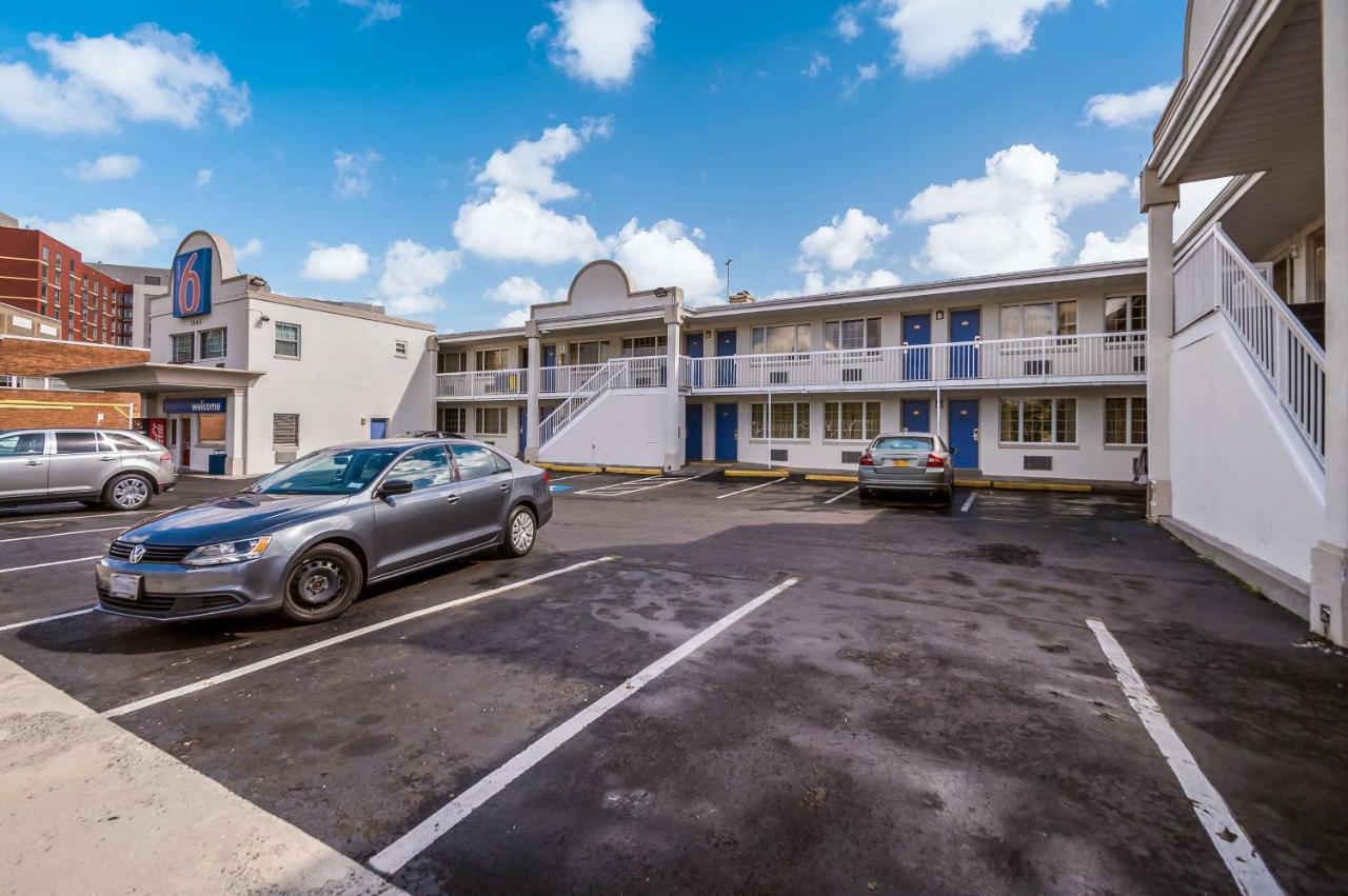 | Motel 6-Washington, DC - Convention Center