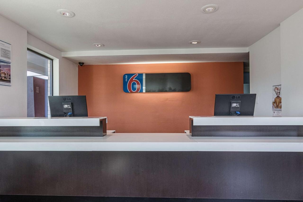  | Motel 6-Texarkana, AR
