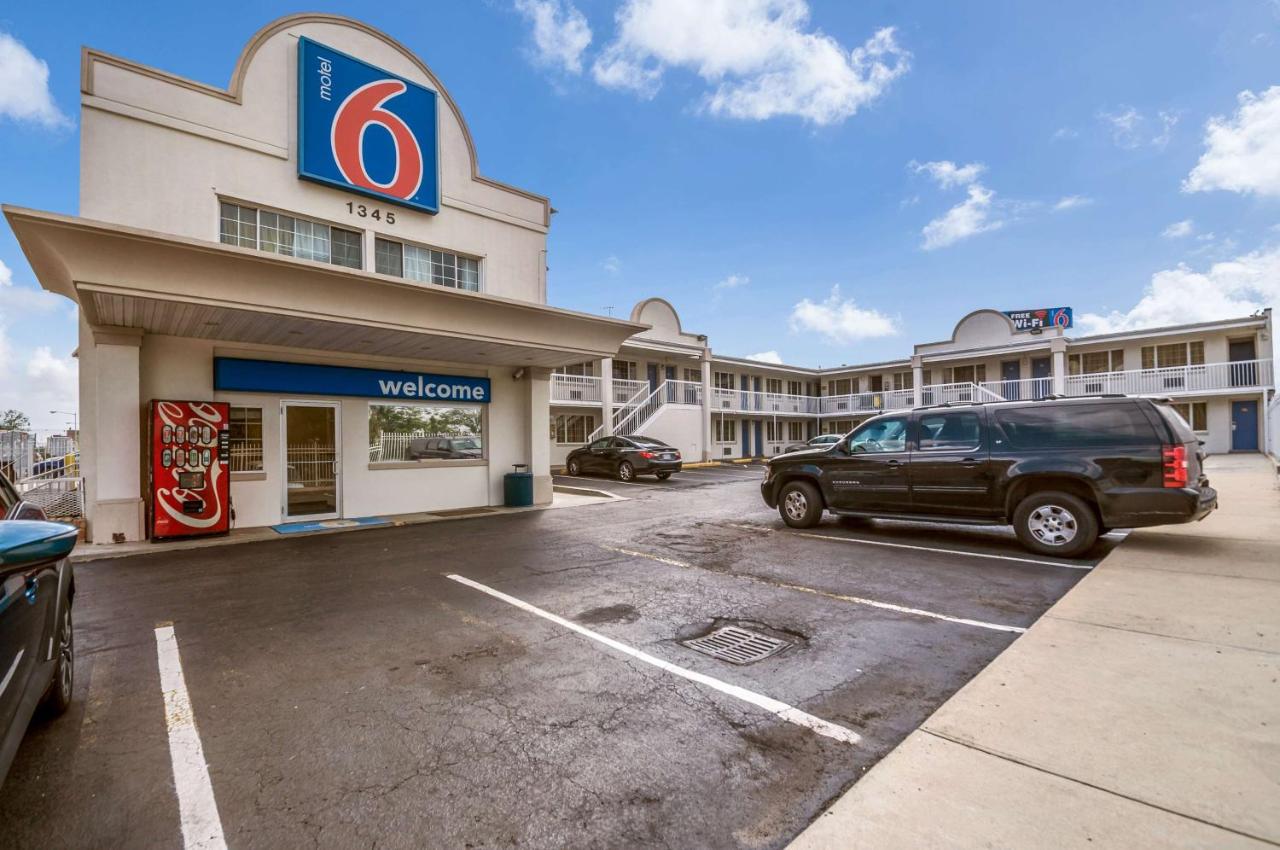 | Motel 6-Washington, DC - Convention Center