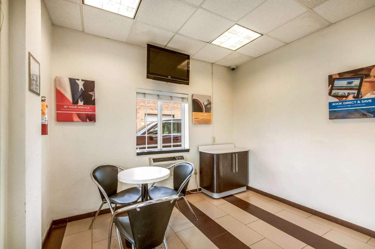 | Motel 6-Washington, DC - Convention Center
