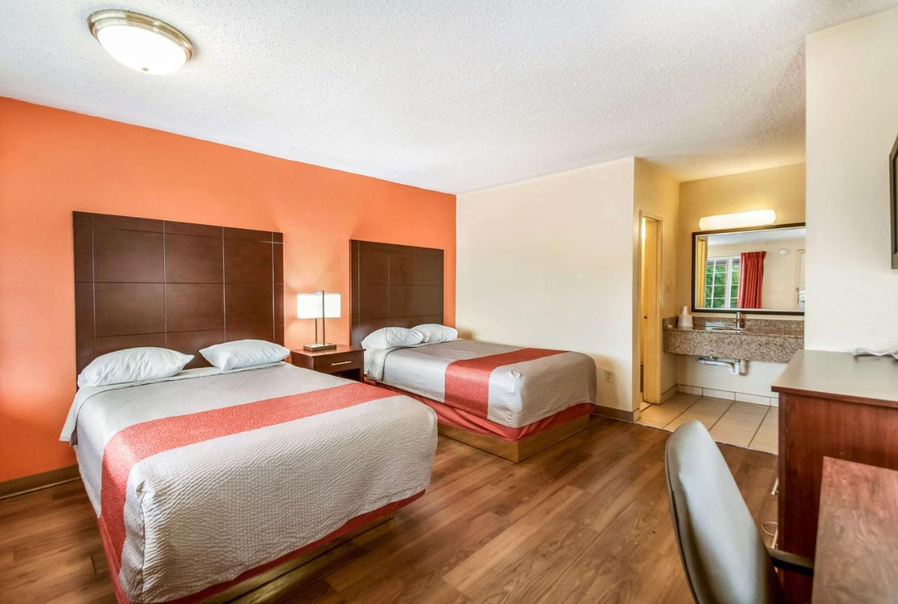| Motel 6-Washington, DC - Convention Center
