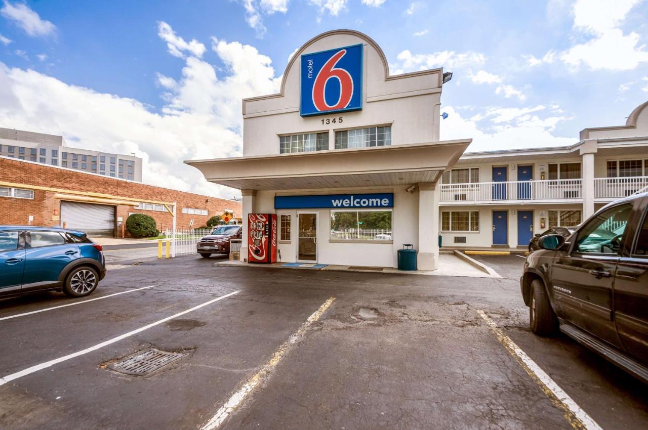 | Motel 6-Washington, DC - Convention Center