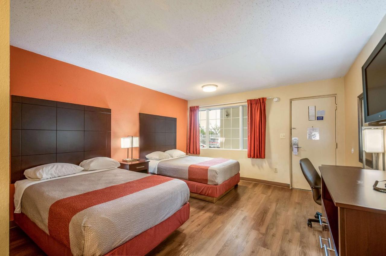 | Motel 6-Washington, DC - Convention Center