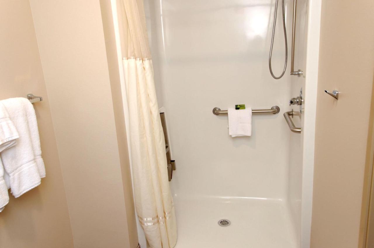 King Room - Disability Access at Cobblestone Inn & Suites - Fort Madison