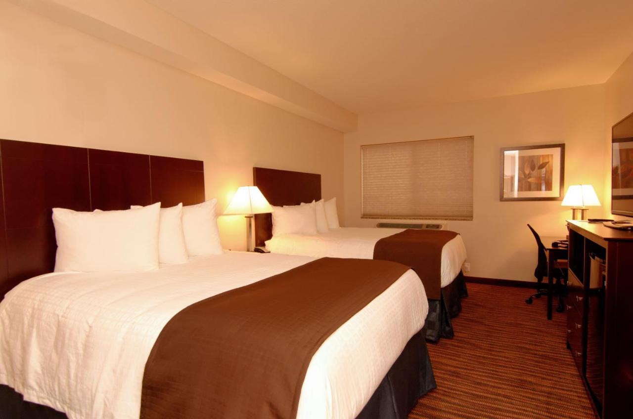 Quadruple Room at Cobblestone Inn & Suites - Fort Madison