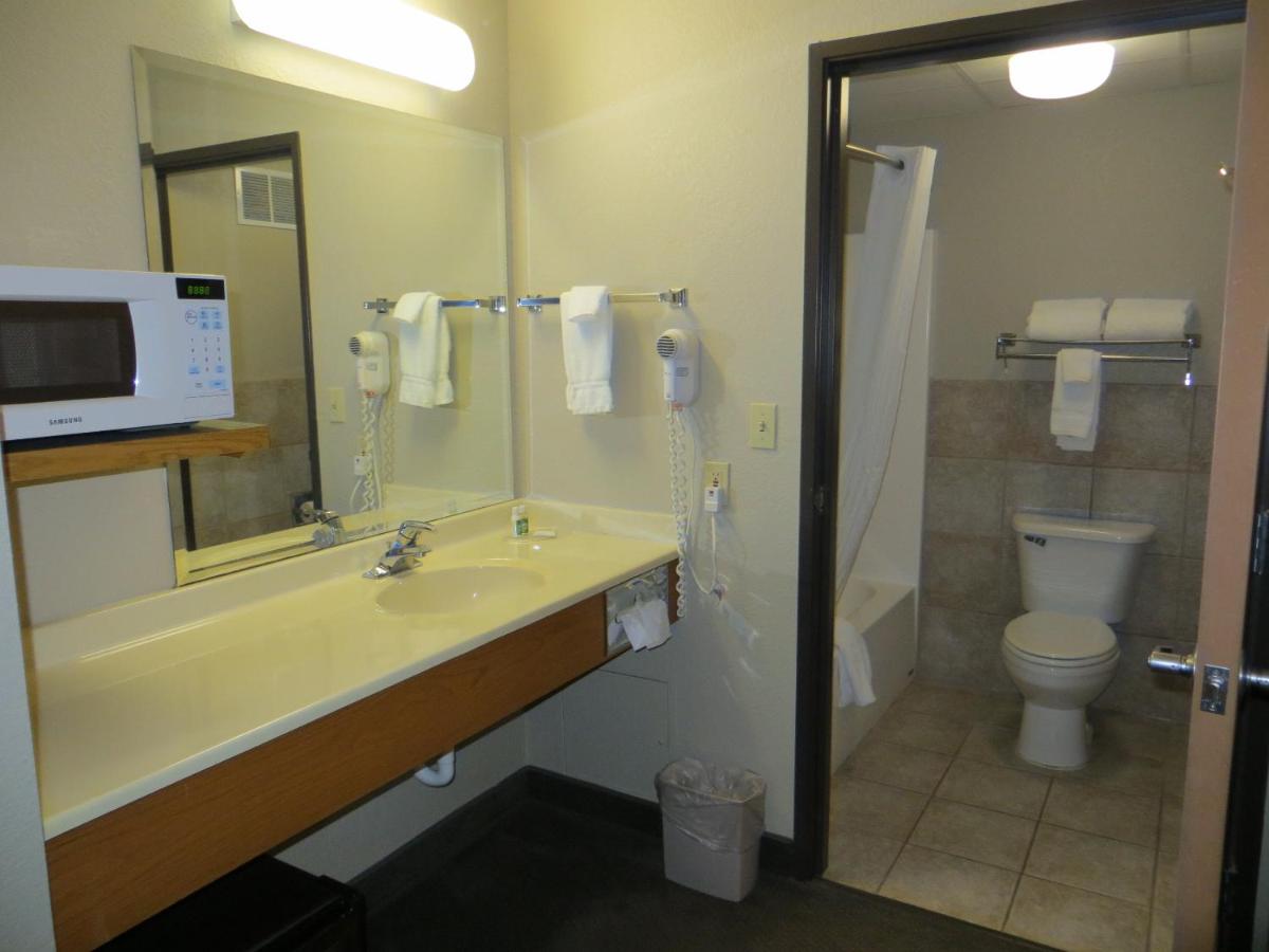 Deluxe King Suite - Non-Smoking at Super 8 by Wyndham Davenport