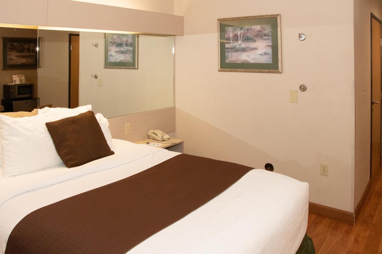 | Microtel Inn & Suites Lodi