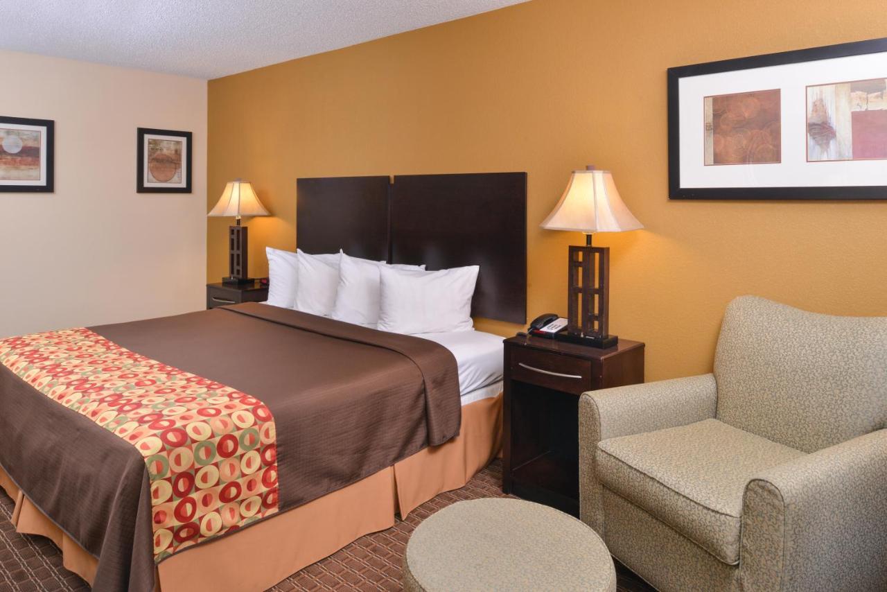 King Room - Disability Access at Americas Best Value Inn Tupelo Barnes Crossing