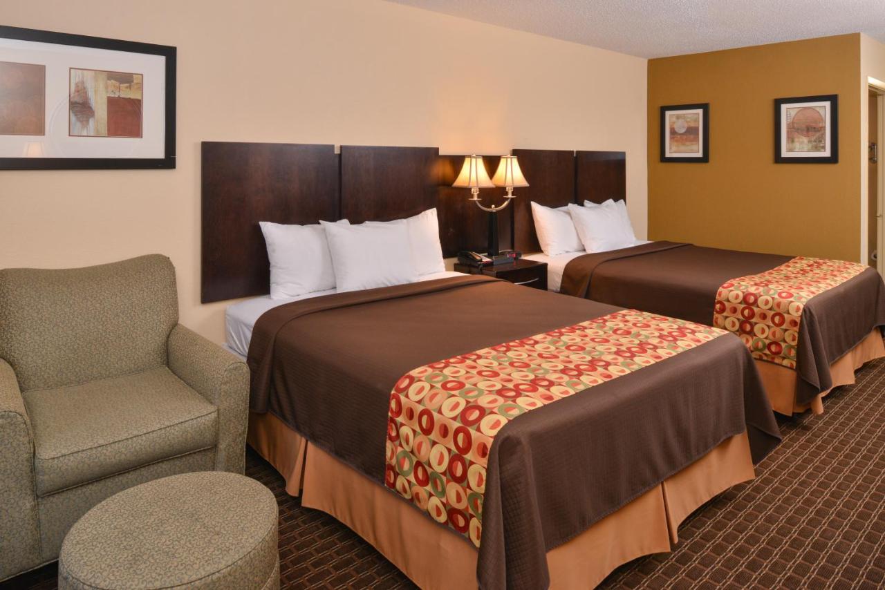 Queen Room - Disability Access at Americas Best Value Inn Tupelo Barnes Crossing