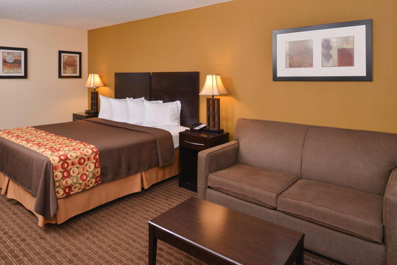 King Room at Americas Best Value Inn Tupelo Barnes Crossing