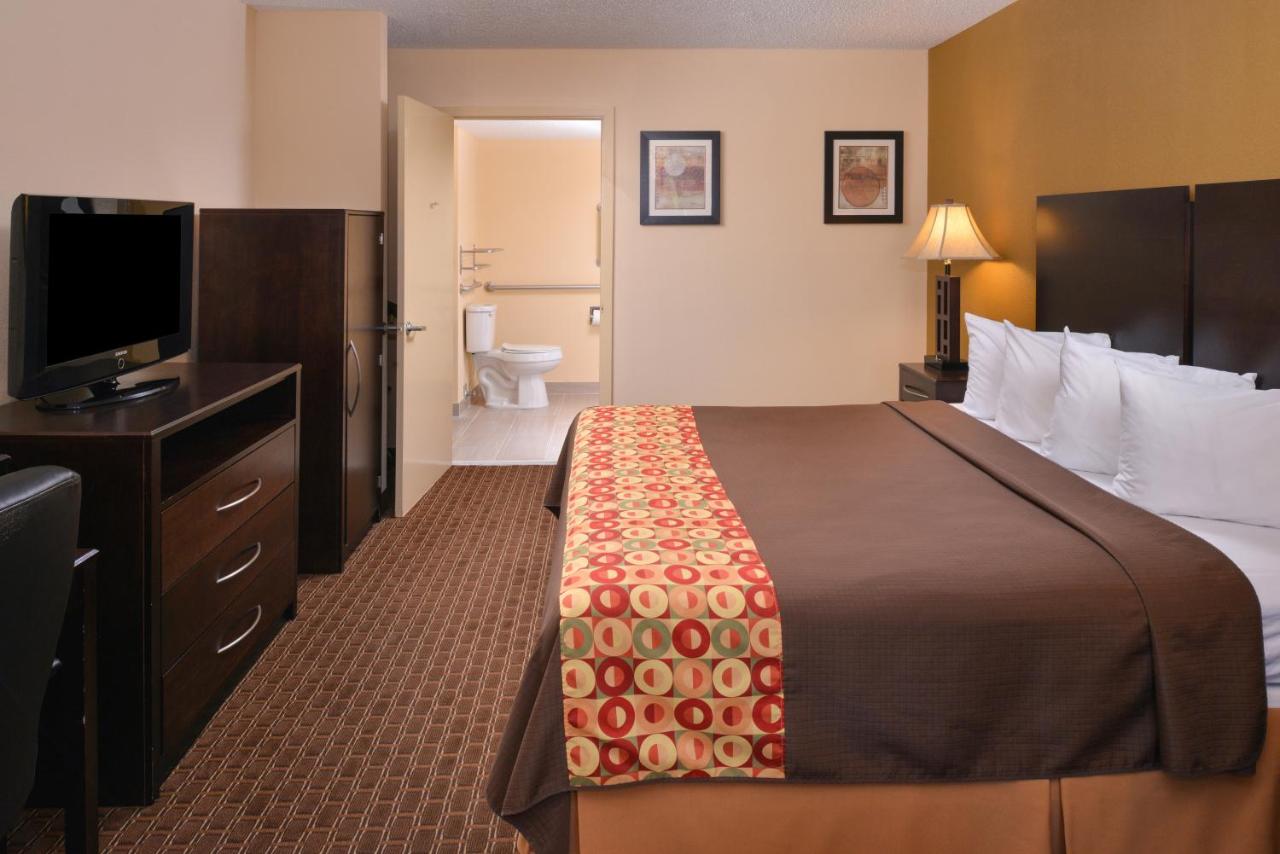 King Room - Disability Access at Americas Best Value Inn Tupelo Barnes Crossing