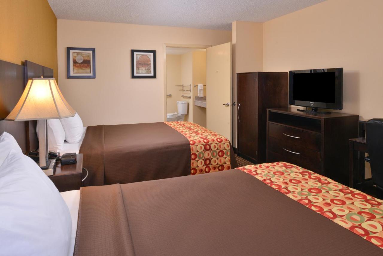 Queen Room at Americas Best Value Inn Tupelo Barnes Crossing