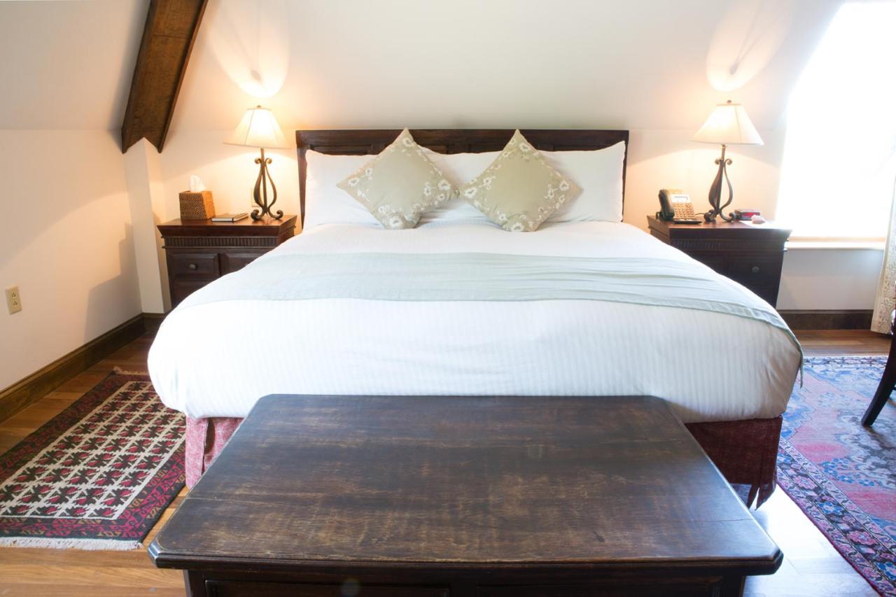 Burgundy at Wedmore Place