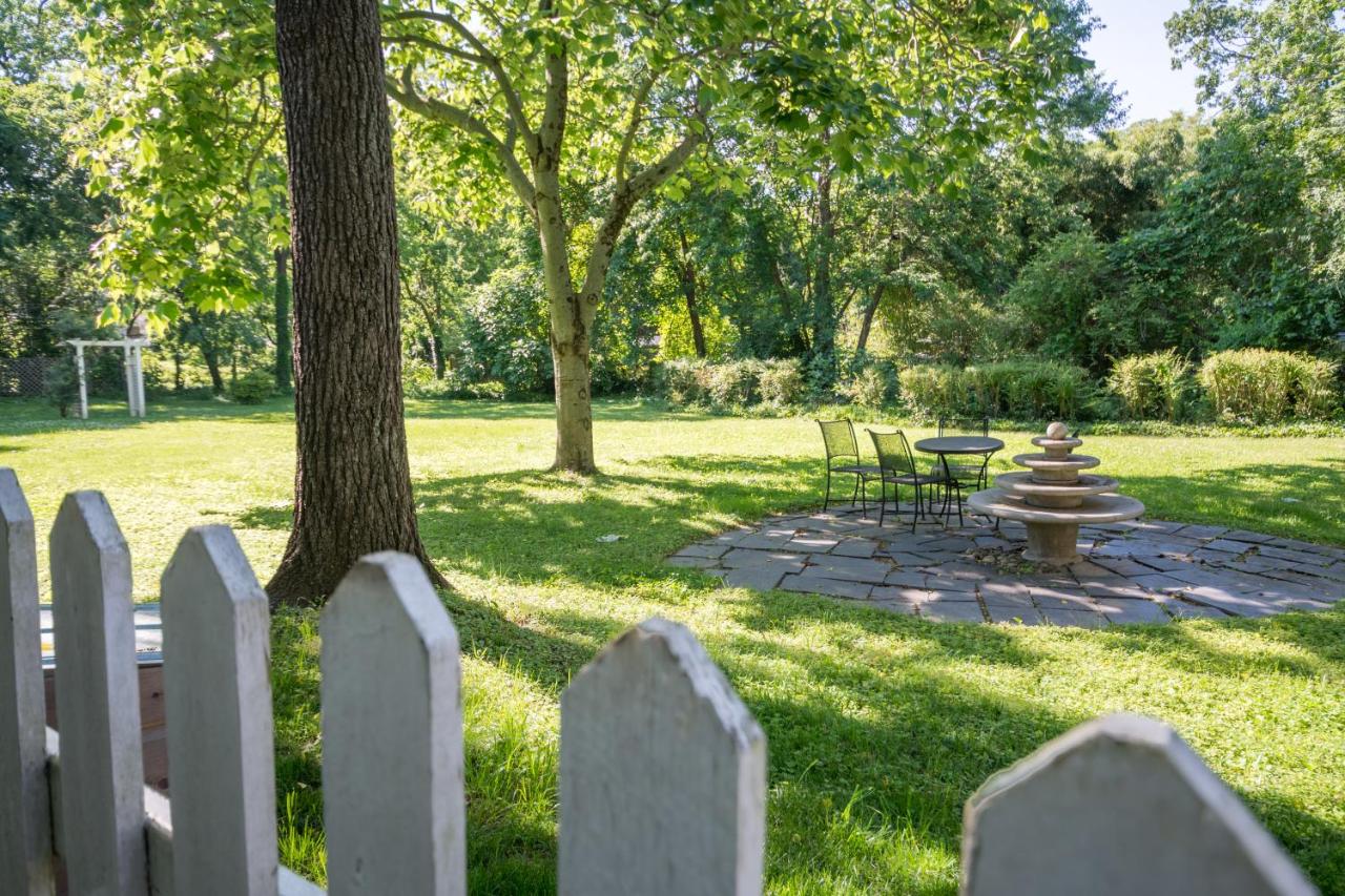 | The Dailey Renewal Retreat B & B