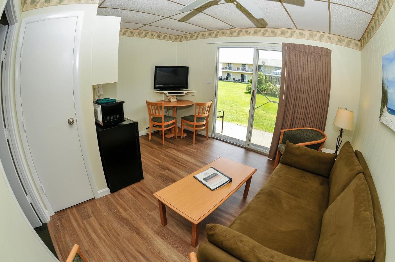 | Friendship Oceanfront Suites