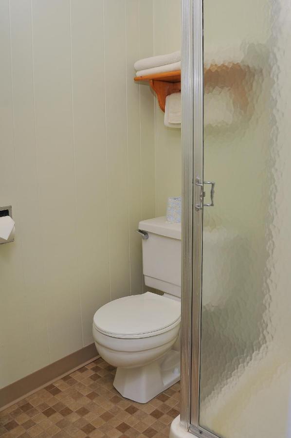 | Friendship Oceanfront Suites