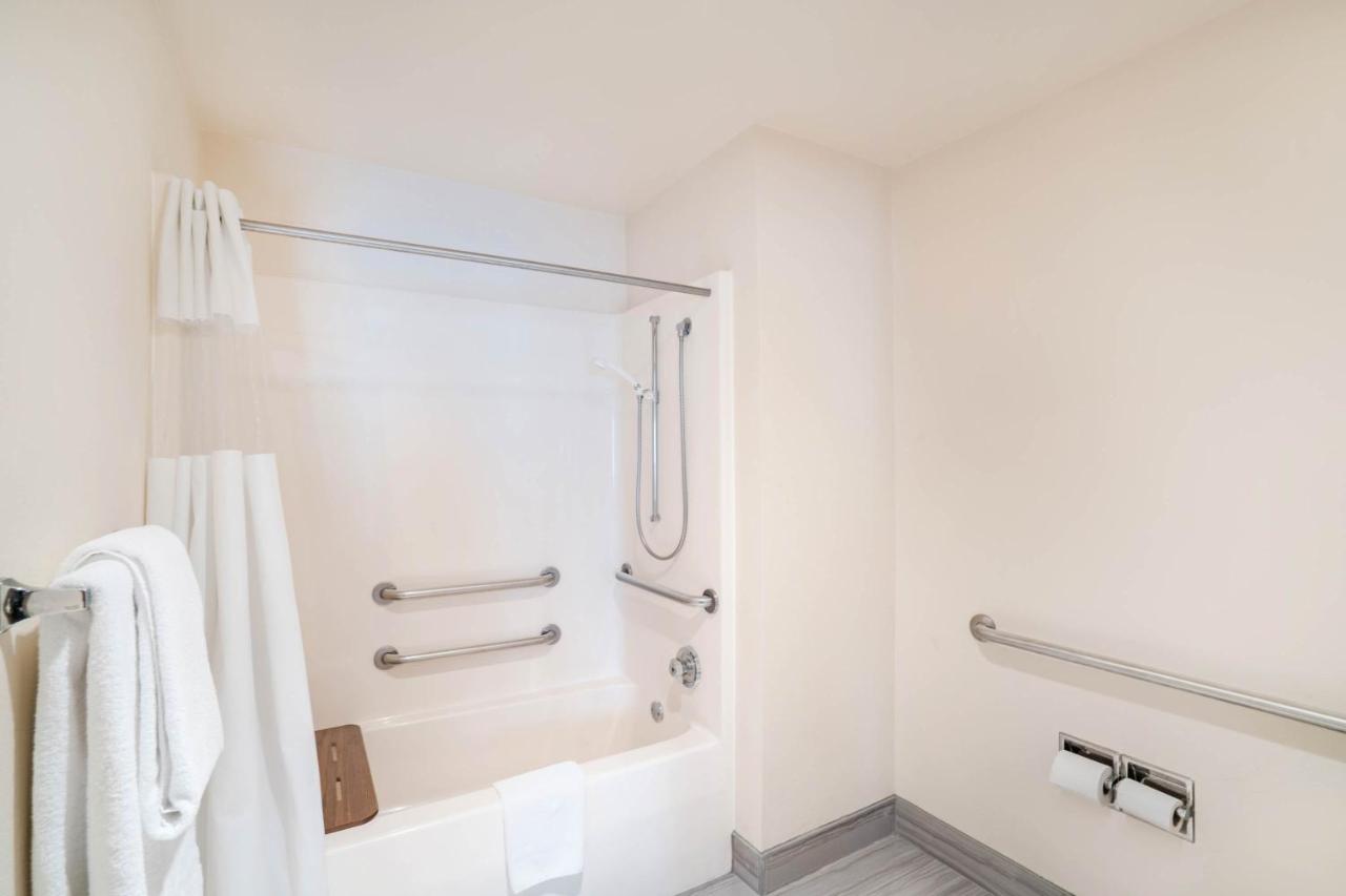 Double Room - Disability Access - Non-Smoking at Baymont by Wyndham Nashville/Brentwood