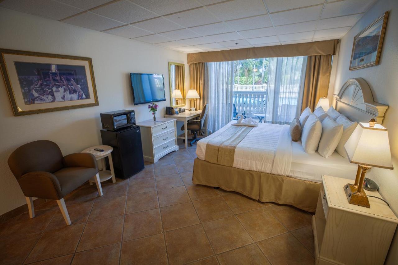 | Stadium Hotel