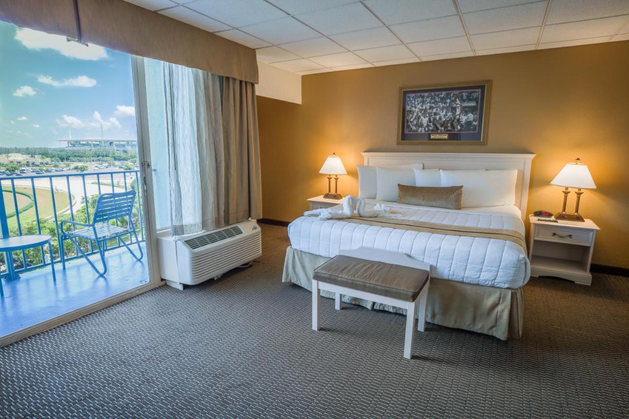 | Stadium Hotel