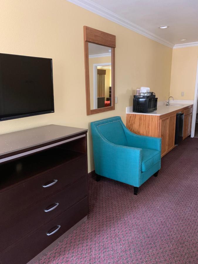 | Olive Tree Inn & Suites