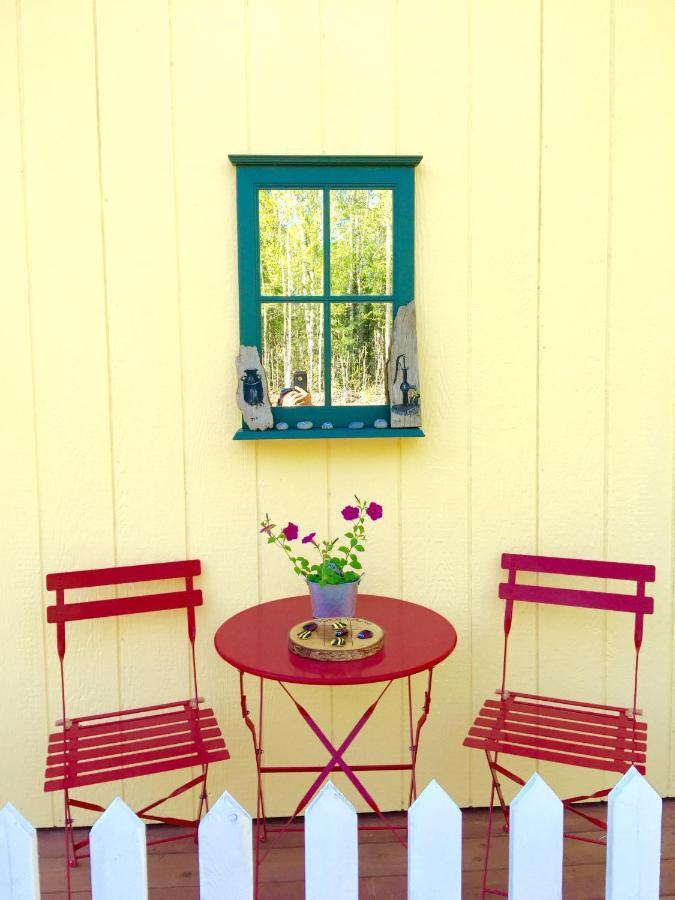 | Sunshine Cottage
