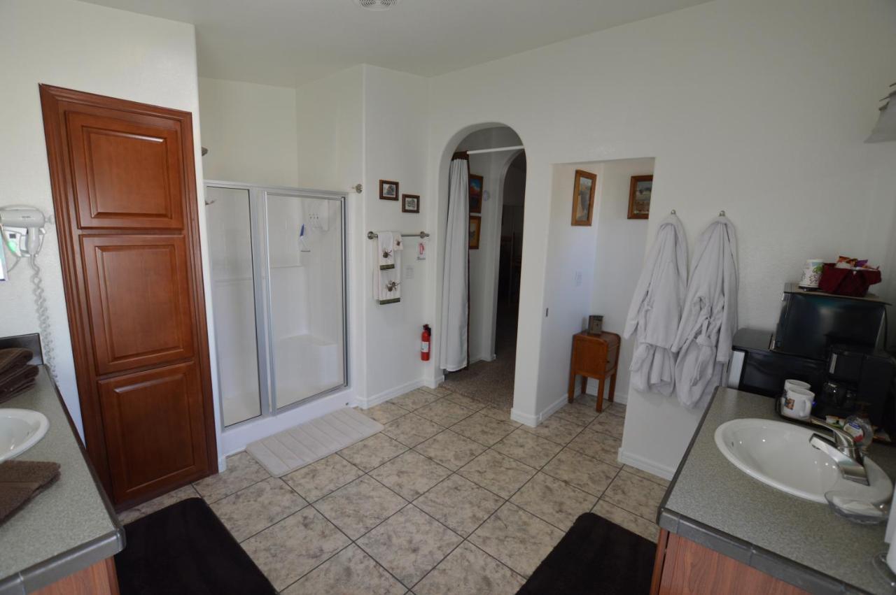 | The Bear's Den B&B