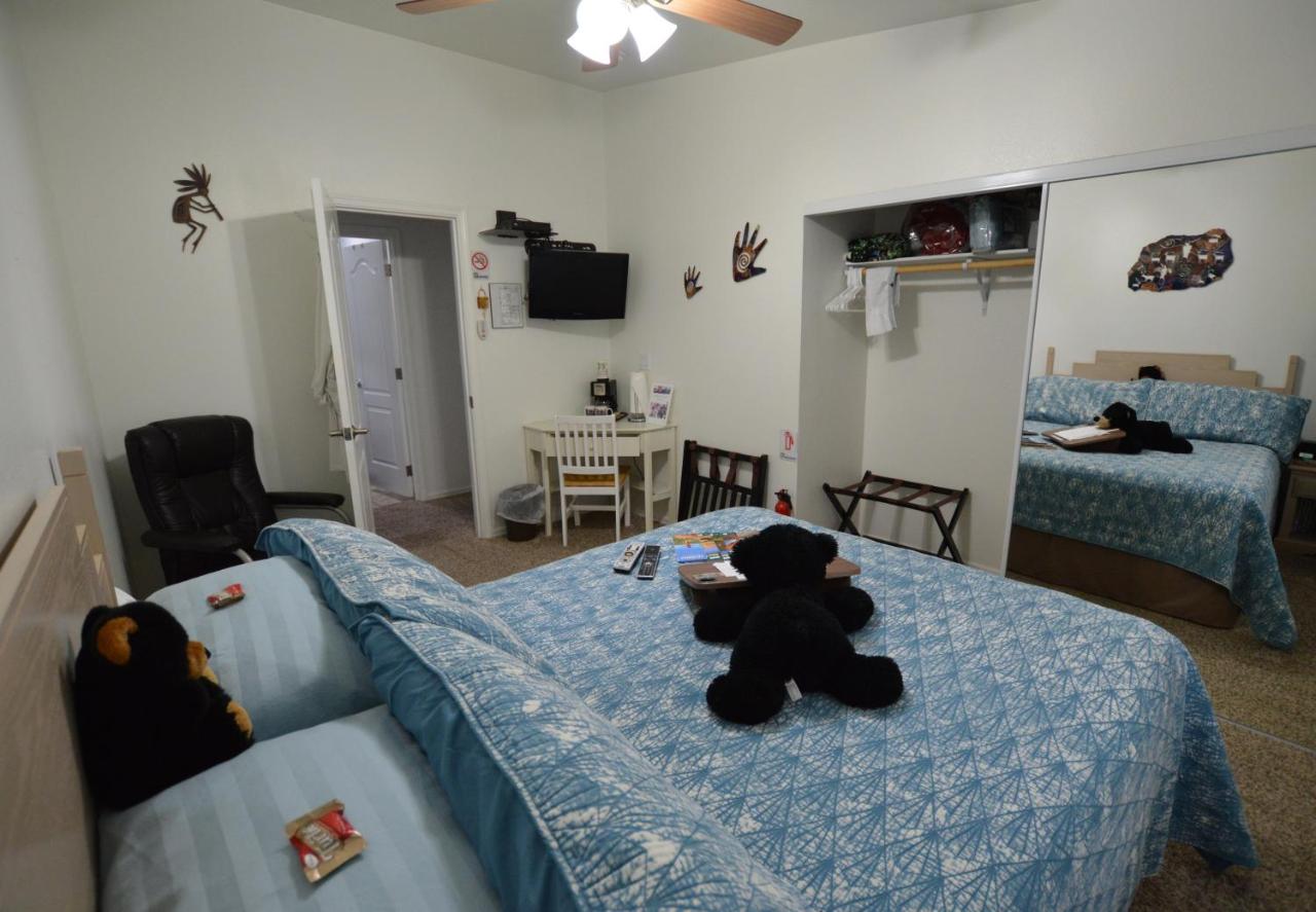 | The Bear's Den B&B
