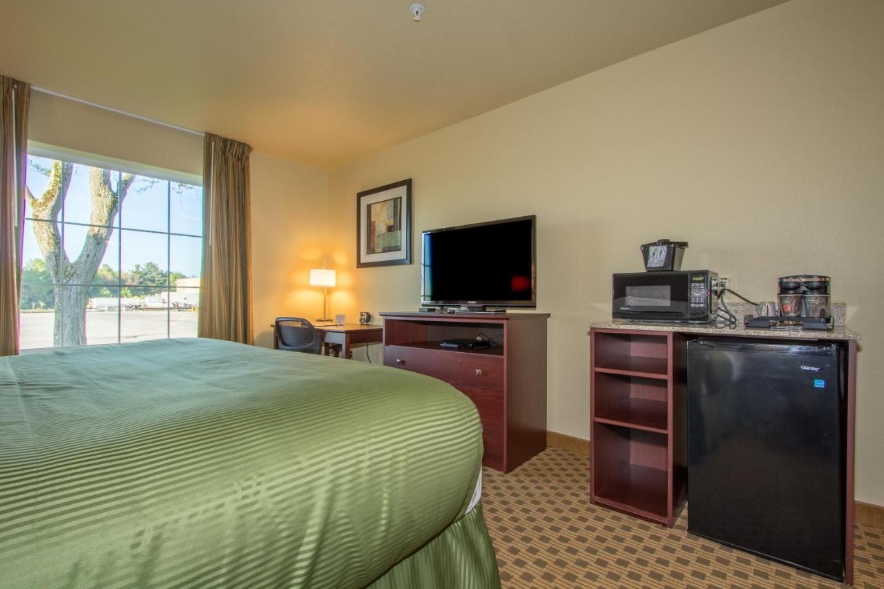 | Cobblestone Inn & Suites - Corry