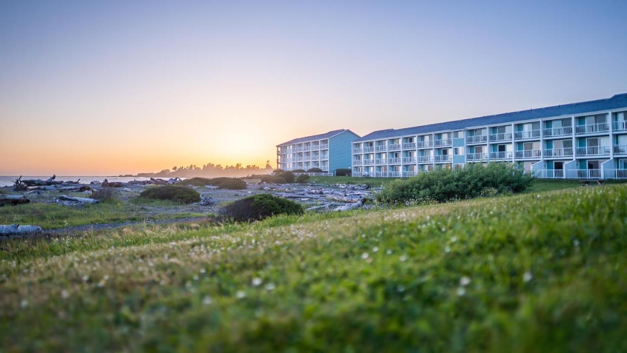 | Beachfront Inn