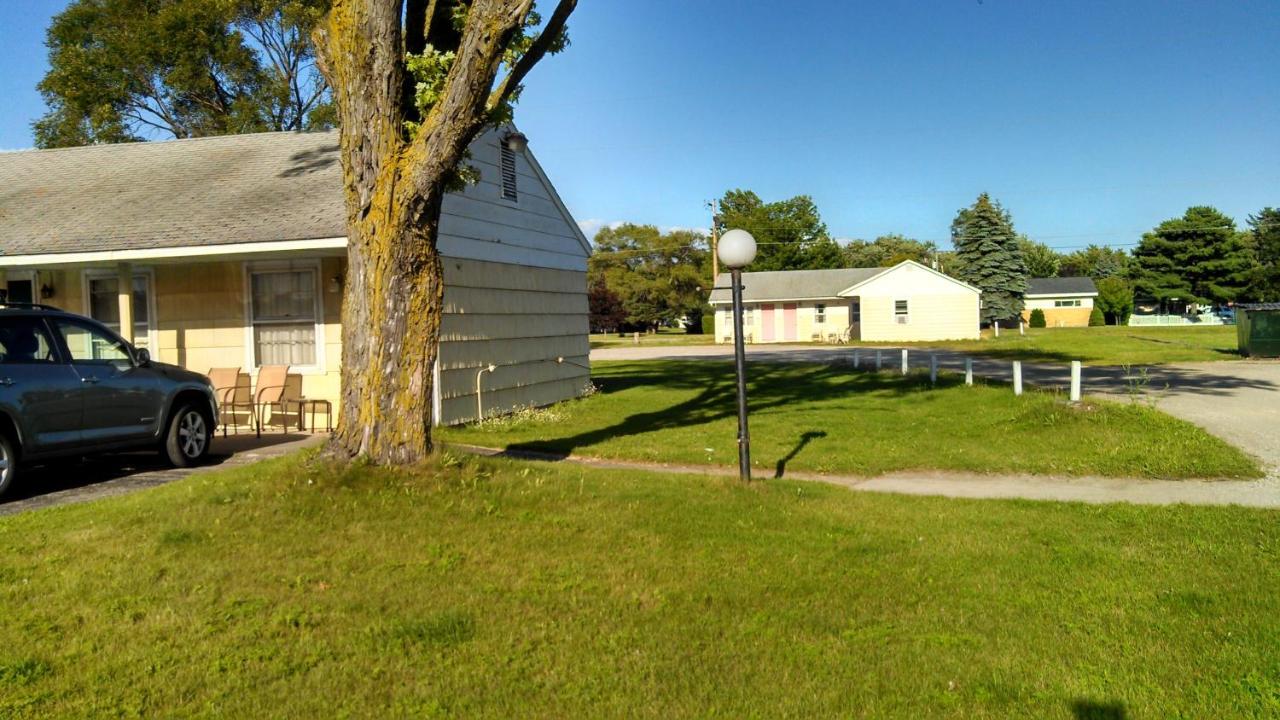 | Sunset Lodge Escanaba