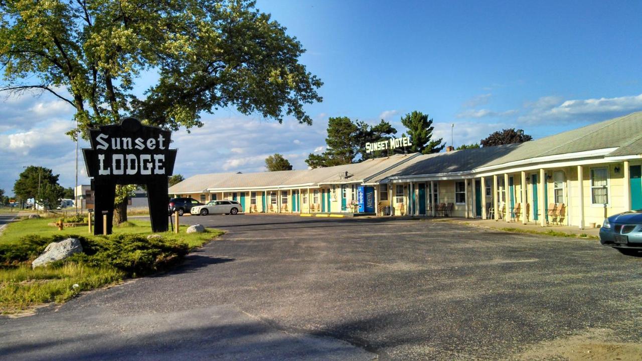 | Sunset Lodge Escanaba