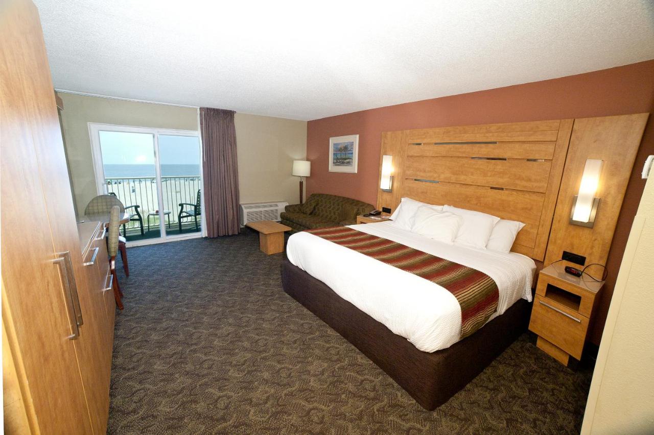 Deluxe King Room with Ocean Front View at DeSoto Beach Hotel