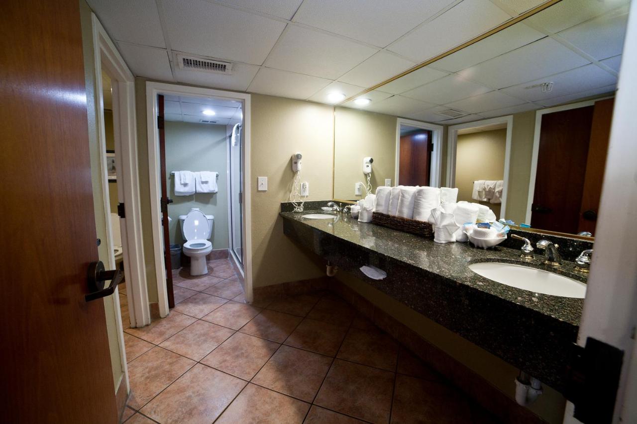Two Bedroom Suite with Ocean View at DeSoto Beach Hotel