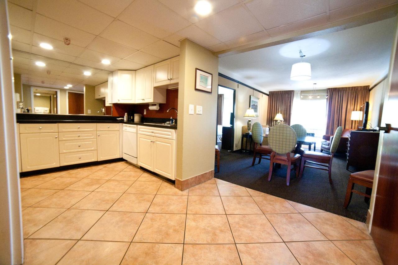 Two Bedroom Suite with Ocean View at DeSoto Beach Hotel