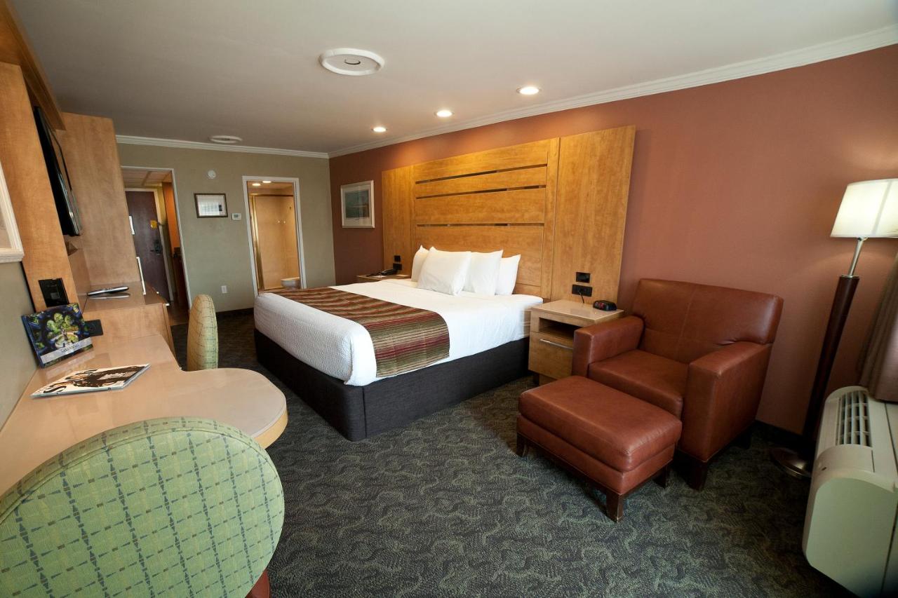 King Room with View at DeSoto Beach Hotel