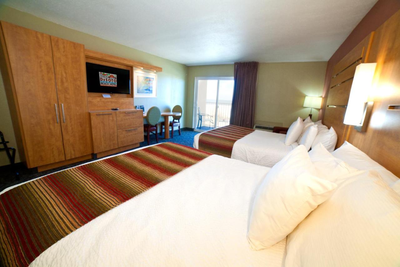 Deluxe Queen Room with Two Queen Beds - Ocean Front at DeSoto Beach Hotel