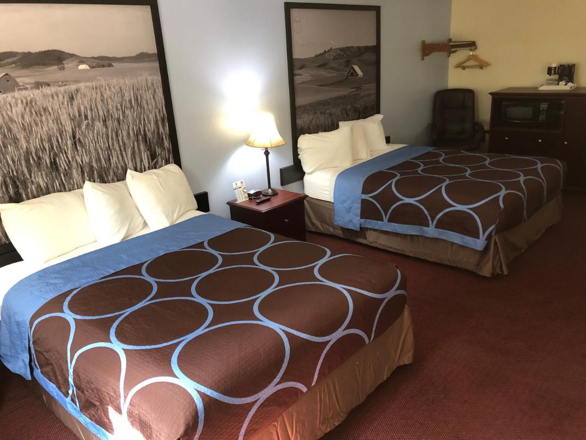 Queen Suite with Two Queen Beds - Non-Smoking at Super 8 by Wyndham Lewiston