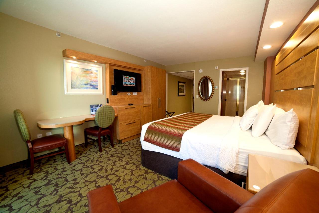 King Room at DeSoto Beach Hotel