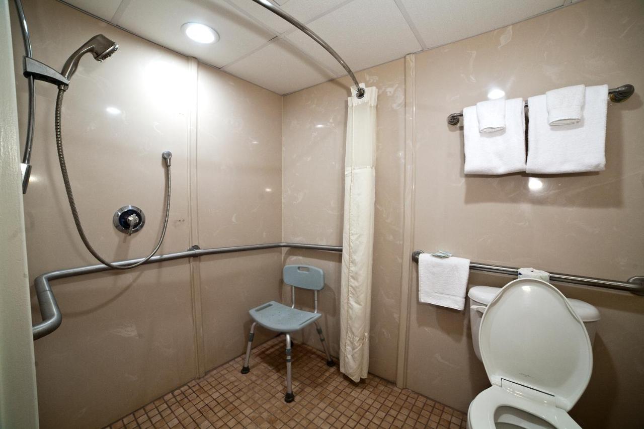 King Room - Disability Access at DeSoto Beach Hotel