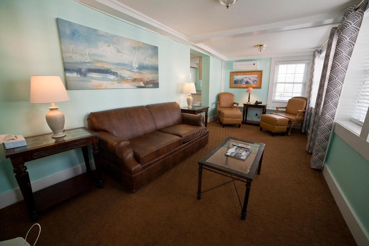 | Georgianne Inn & Suites
