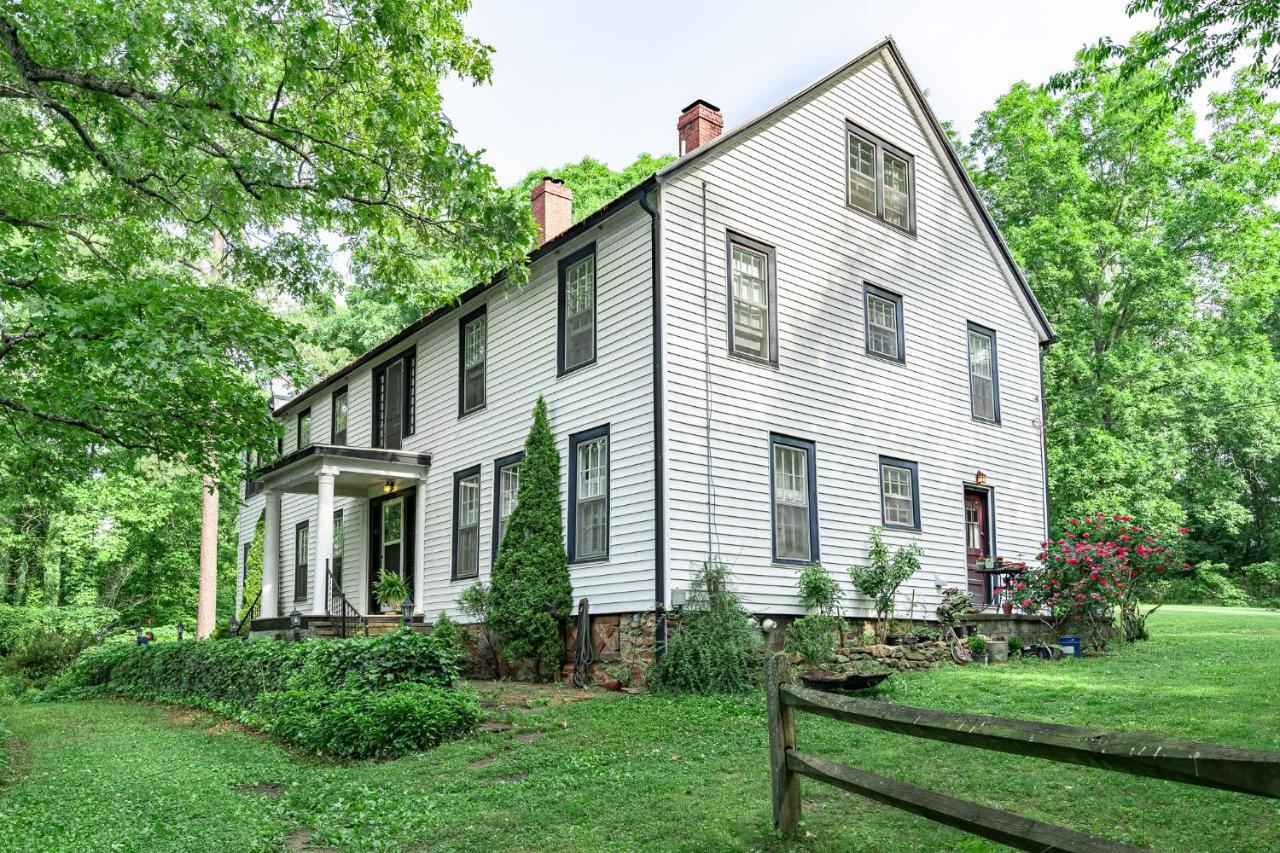 | Black Mountain Inn