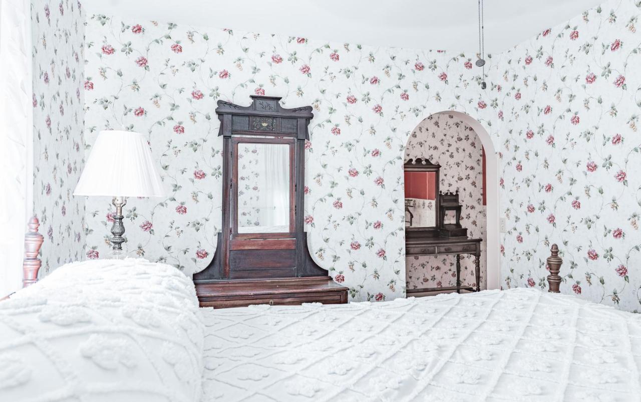 | Black Mountain Inn