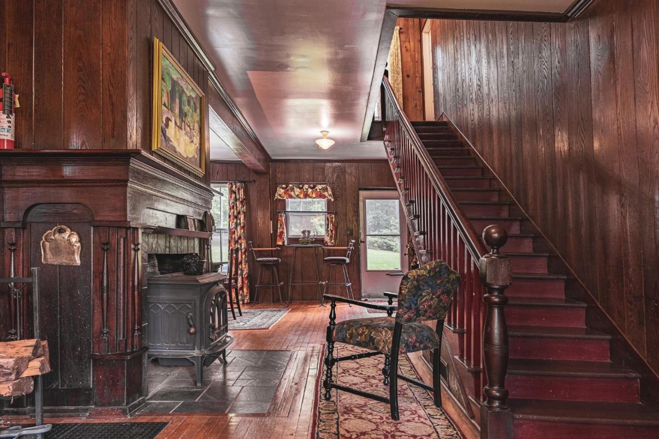 | Black Mountain Inn