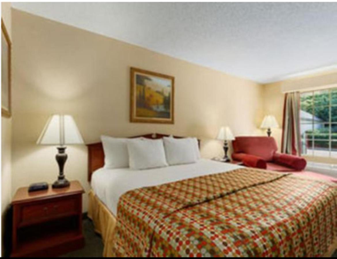 King Room - Non-Smoking at Baymont by Wyndham Smithfield